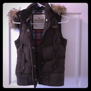Hollister vest